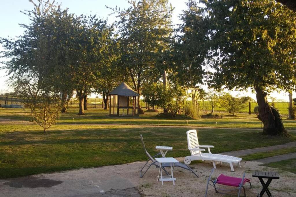 Apartmán La Tourelle De La Chaumiere Goupil-Othon Exteriér fotografie